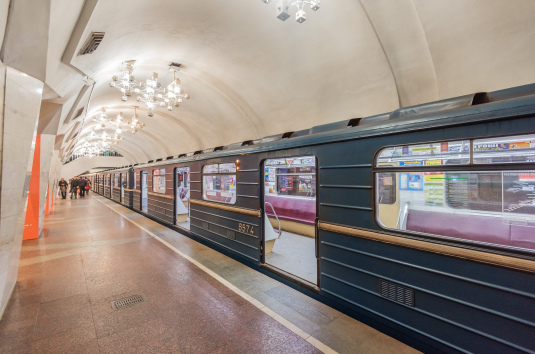 9 листопада рух поїздів лініями метрополітену тимчасово припинено