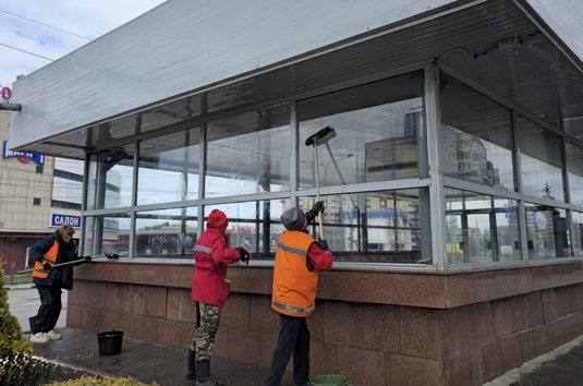 У Харкові триває генеральне прибирання переходів метрополітену