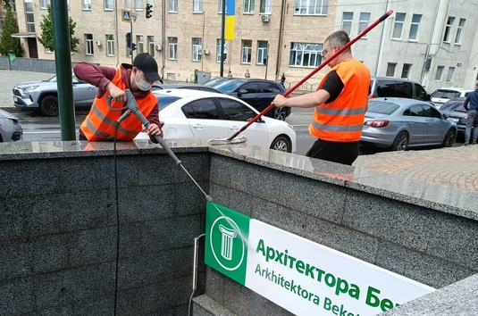 У Харкові тривають роботи з благоустрою підземних переходів метрополітену