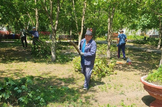 Метрополітенівці беруть участь у ліквідації наслідків негоди